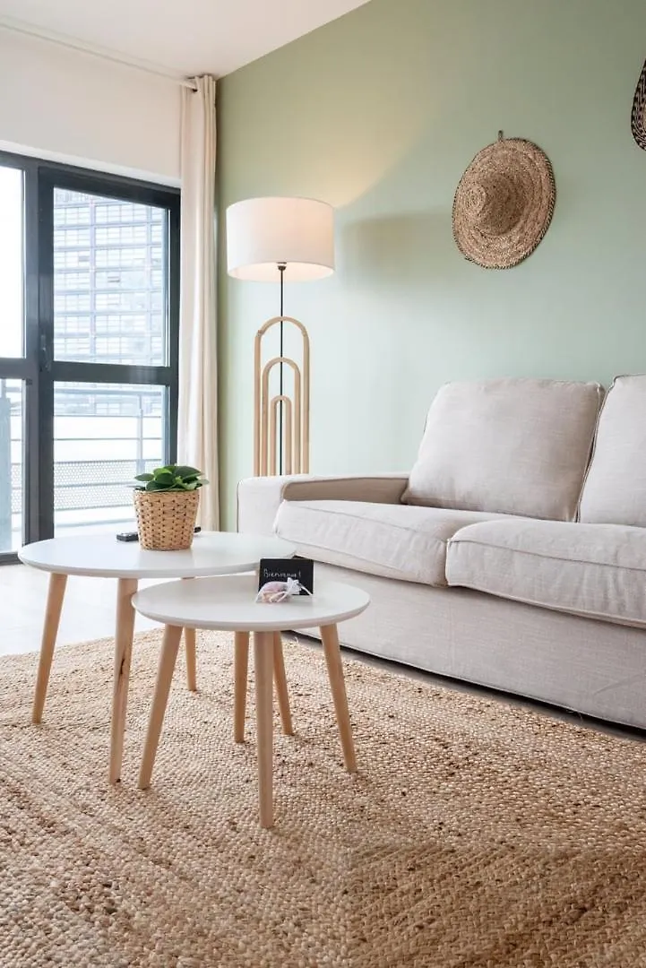 Europe/Flandres Stations Apartment With Balcony! 릴 프랑스